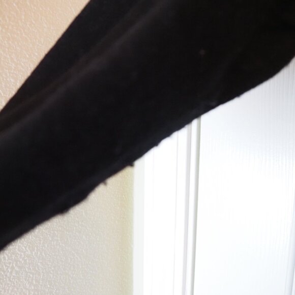 Talbots Black Nylon/Lambswool sweater with Black Sequin Snowflakes 1X - Picture 4 of 4